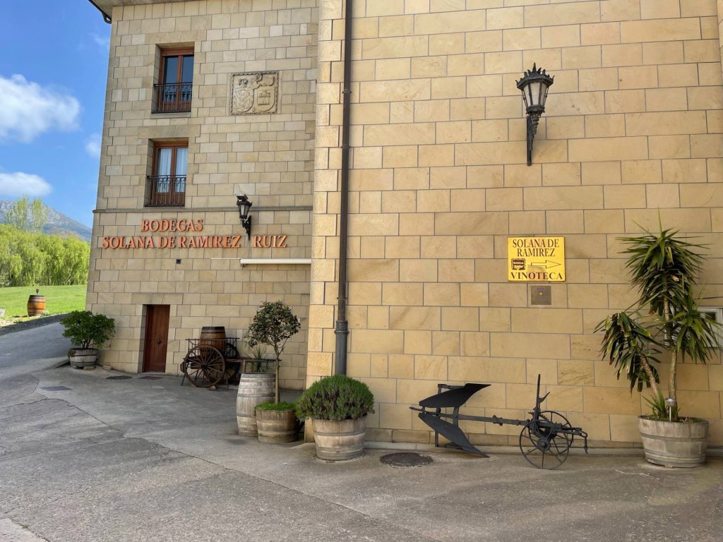Bodegas Solana De Ramirez